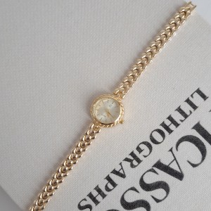 ساعت وینتیج سفید