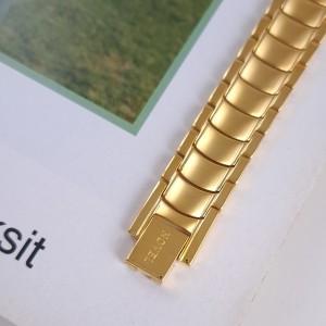 ساعت وینتیج صفحه بیضی طلایی