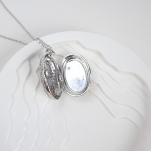 گردنبند لاکت نقره ای