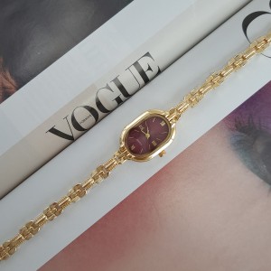 ساعت صفحه زرشکی بند دستبندی*