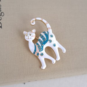 سنجاق لباس گربه