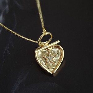 گردنبند قلب ستاره دار