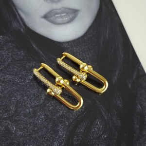 گوشواره برند