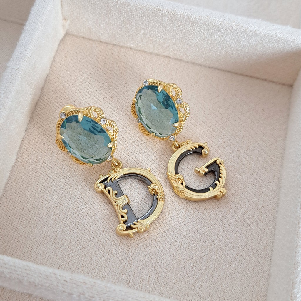 https://nilayjewelry.com/product/goshvare-nagin-abi-dolce-gabbana