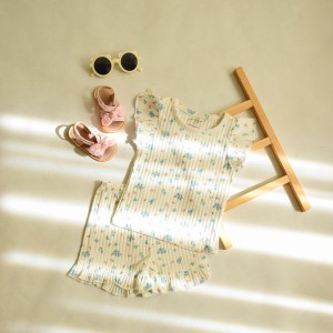 سِت تاپ و شلوارک بچگانه