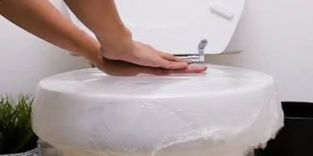 رفع گرفتگی توالت فرنگی با استفاده از سلفون