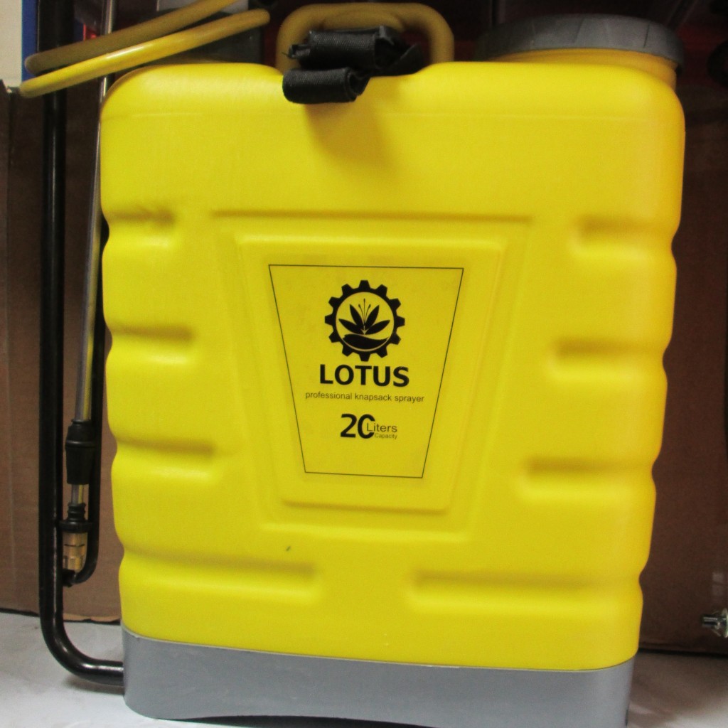 سمپاش تلمبه ای 20 لیتری LOTUS