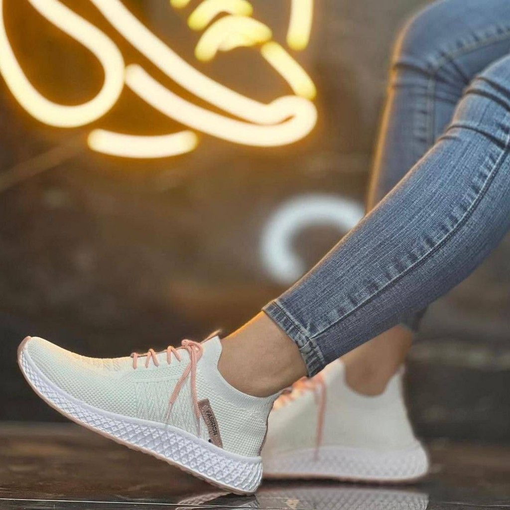 حراج بزرگ کفش اسپرت و پیاده روی زنانه جورابی مدل FASHION سفید صورتی عالی