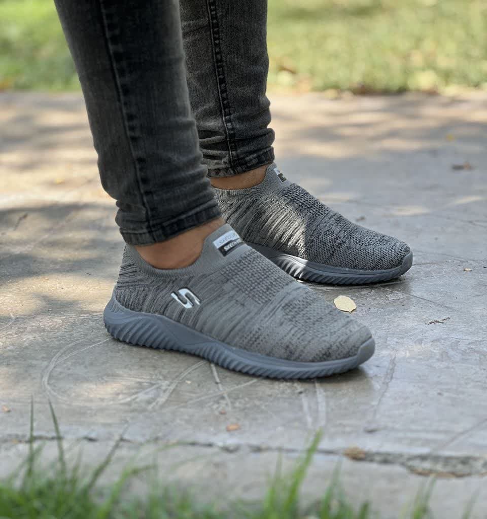 حراج اثتسنایی  کفش  طبی مردانه جذاب و زیبا  رنگ  طوسی شیک