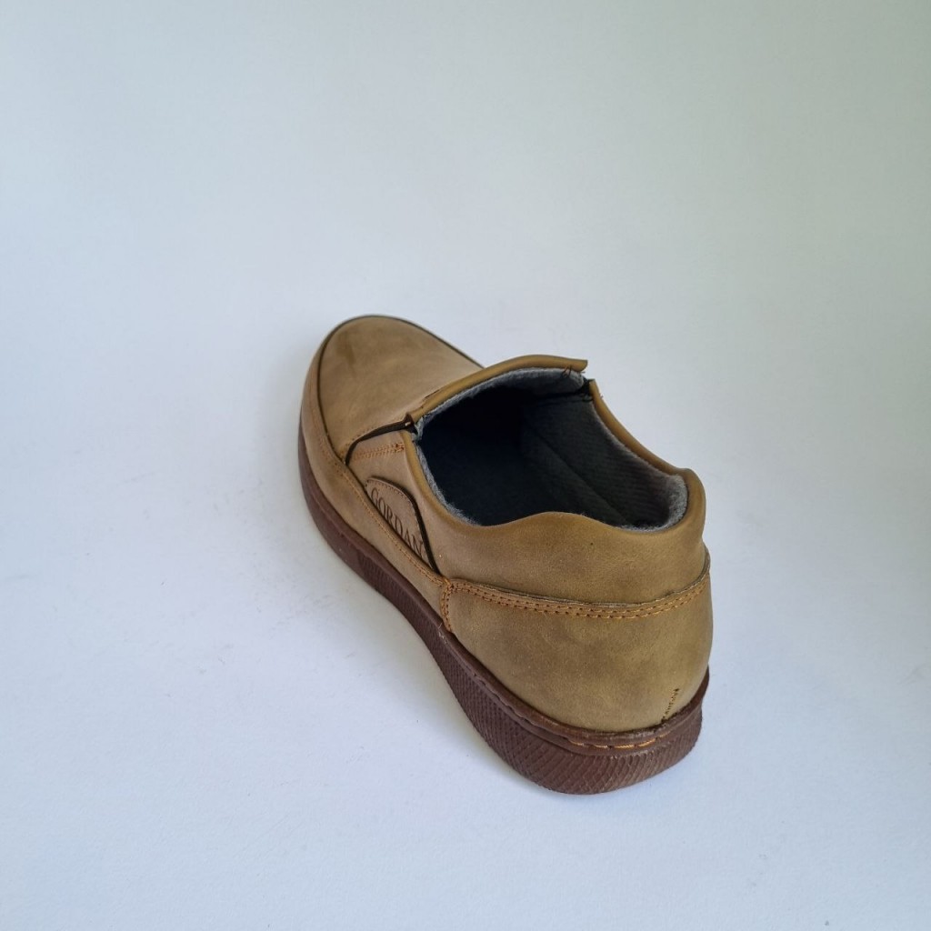 فروش ویژه کفش مجلسی و طبی مردانه پسرانه  باطرحی ساده و خاص رنگ مشکی  باارسال رایگان