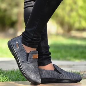 فروش کفش کتونی پیاده روی مردانه پسرانه مدل دیپلمات زیزه نرم و مناسب آقایان رنگ طوسی با کد۵۲۱۳ با ارسال رایگان