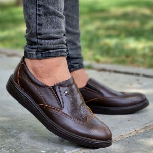 حراج ویژژژژه کفش مجلسی اداری مردانه چرم طبیعی رویه خط دار  زیره پیوسبک رنگ قهوه ای تیره مناسب افراد خاص پسندبا ارسال رایگان