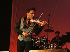 بیوگرافی شادمهر عقیلی (مطلب)