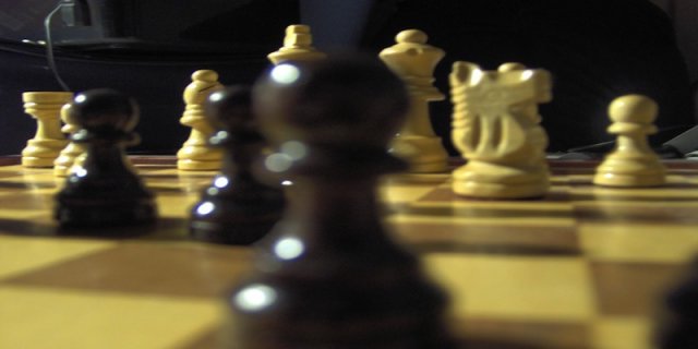 چگونه با کسی مذاکره کنید که از شما قوی‌تر است؟