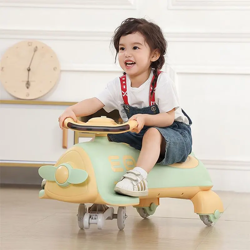 لوپ کار کویر موزیکال طرح هواپیما رنگ سبز زرد کد P/QT8081/SZ