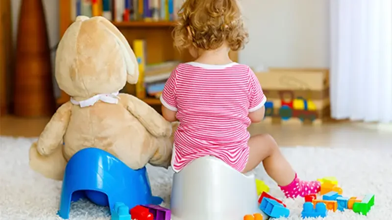 آموزش استفاده از توالت فرنگی به کودکان