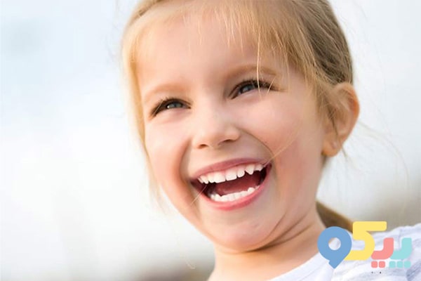 آشنایی با نشانه های کودک شاد | بررسی مهم ترین نشانه های کودک شاد