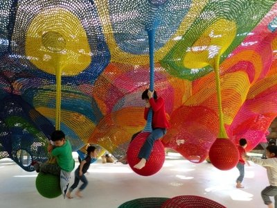 رنگین کمانی برای بازی اختصاصی کودکان در ژاپن