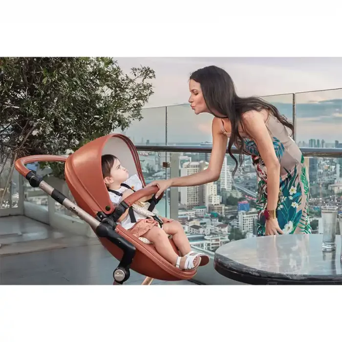 کالسکه میما مدل زاری Mima Xari رنگ شتری شاسی مشکی کد XariPack8