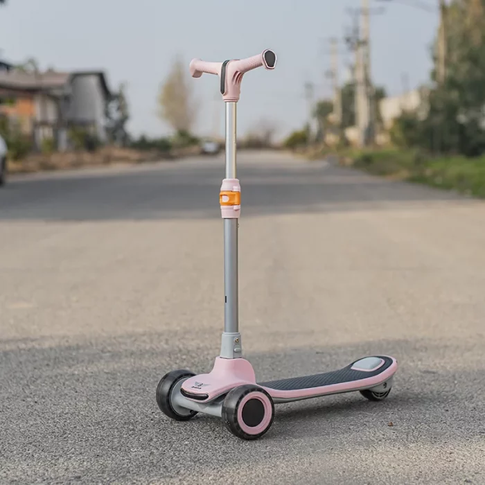 اسکوتر کودک تاشو نشیمن دار رنگ صورتی کد P/ZG612/D