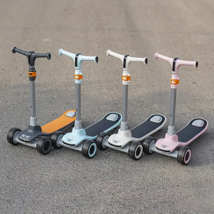 اسکوتر کودک تاشو نشیمن دار رنگ مشکی کد P/ZG612/A