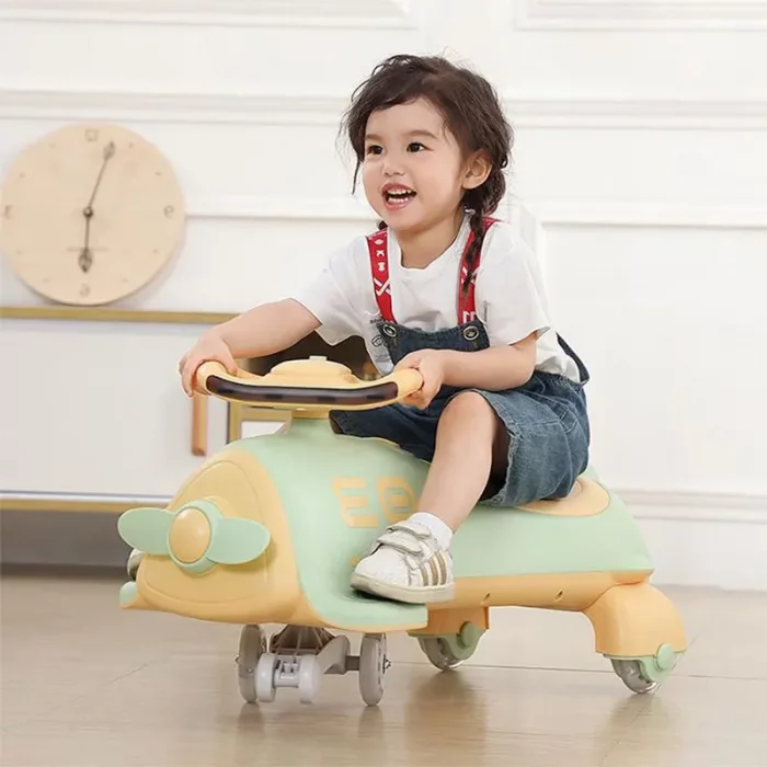 لوپ کار کویر موزیکال طرح هواپیما رنگ سبز زرد کد P/QT8081/SZ