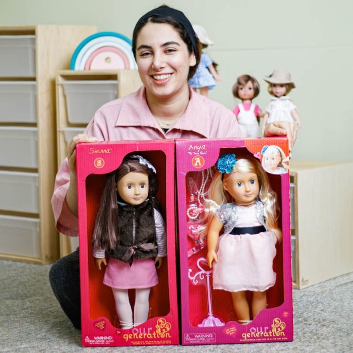 عروسک دخترانه عروسک 46 سانتیمتری Our Generation مدل Sienna کد 261600