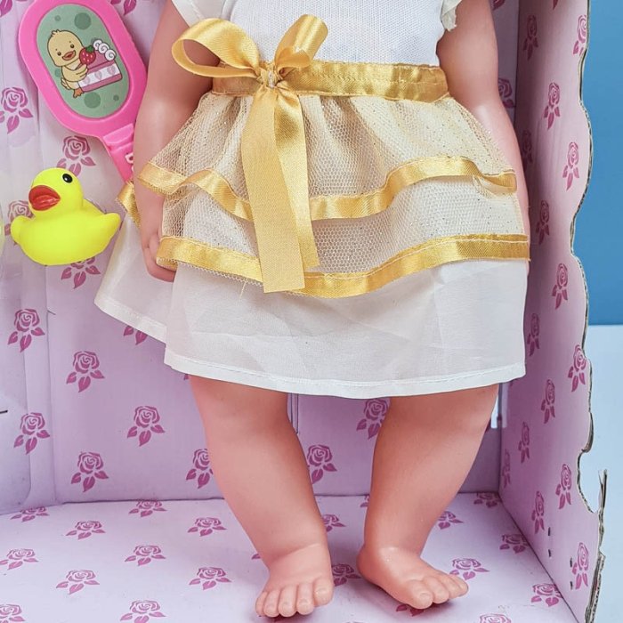 عروسک دخترانه جیشی موزیکال با لوازم لباس کرم کد 660055