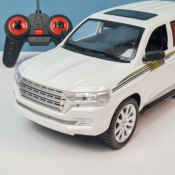 ماشین کنترلی لندکروز سفید کد P/868M309A/A