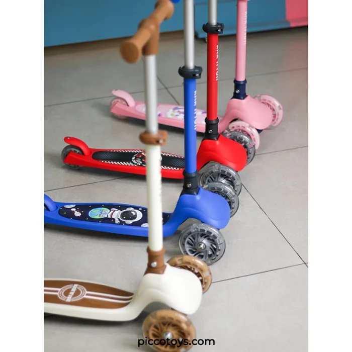 اسکوتر کودک تاشو کیک اند رول Kick and roll Scooter رنگ صورتی کد P/K4/SU