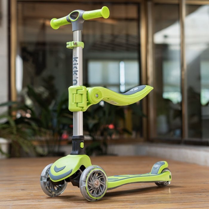 اسکوتر کودک تاشو کیک اند رول Kick and roll Scooter رنگ سبز کد P/S62in1/SA
