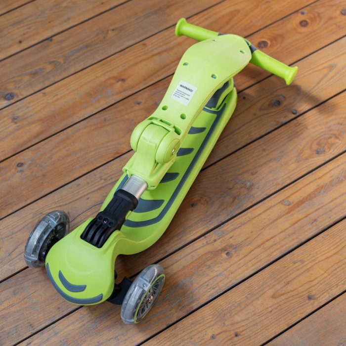 اسکوتر کودک تاشو کیک اند رول Kick and roll Scooter رنگ سبز کد P/S62in1/SA
