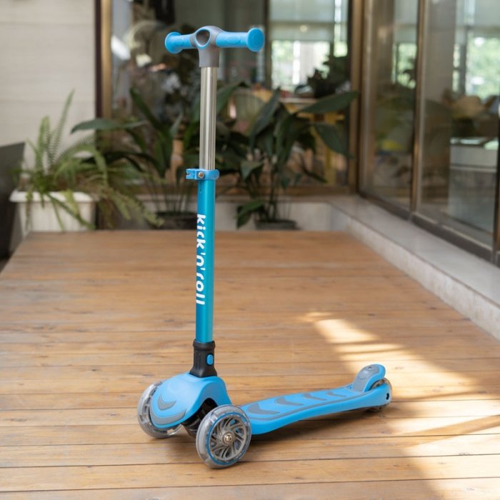اسکوتر کودک تاشو کیک اند رول Kick and roll Scooter رنگ آبی کد P/S6/AB