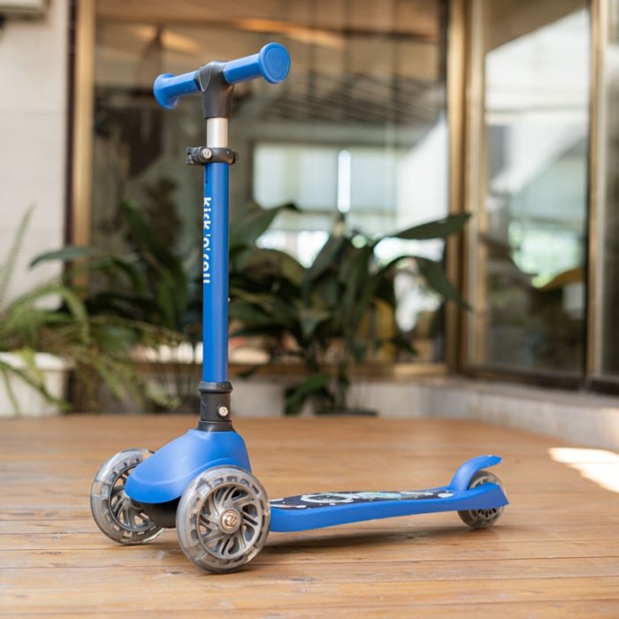 اسکوتر کودک تاشو کیک اند رول Kick and roll Scooter رنگ آبی کد P/K4/AB