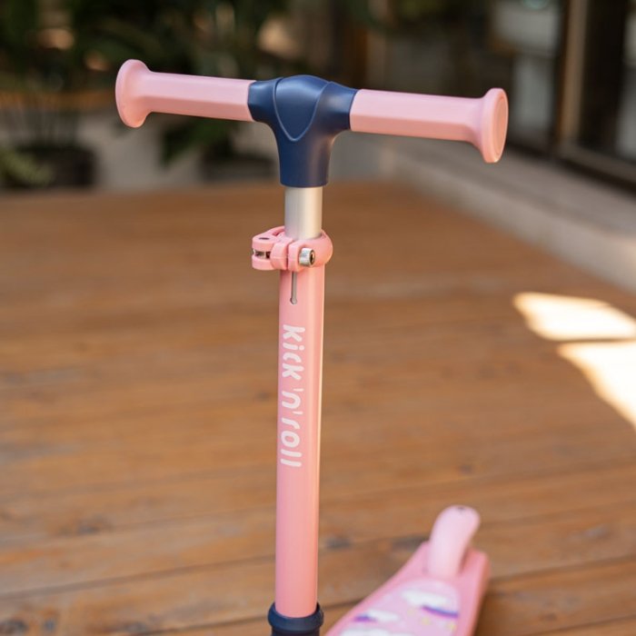 اسکوتر کودک تاشو کیک اند رول Kick and roll Scooter رنگ صورتی کد P/K4/SU