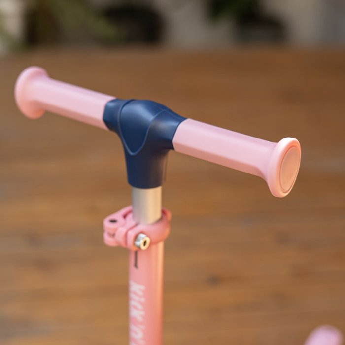 اسکوتر کودک تاشو کیک اند رول Kick and roll Scooter رنگ صورتی کد P/K4/SU