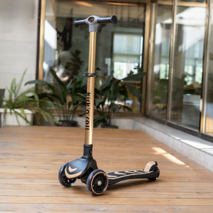 اسکوتر کودک تاشو کیک اند رول Kick and roll Scooter رنگ مشکی طلایی کد P/S6/ME