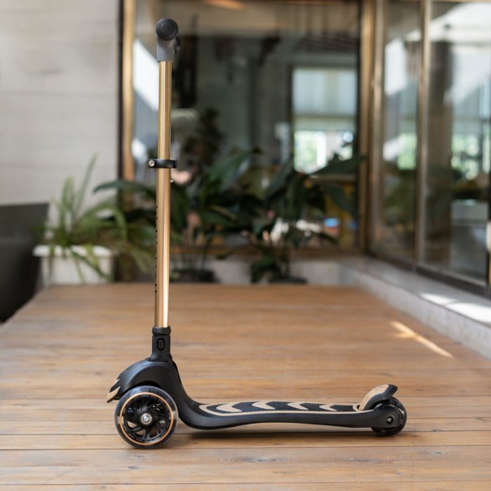 اسکوتر کودک تاشو کیک اند رول Kick and roll Scooter رنگ مشکی طلایی کد P/S6/ME