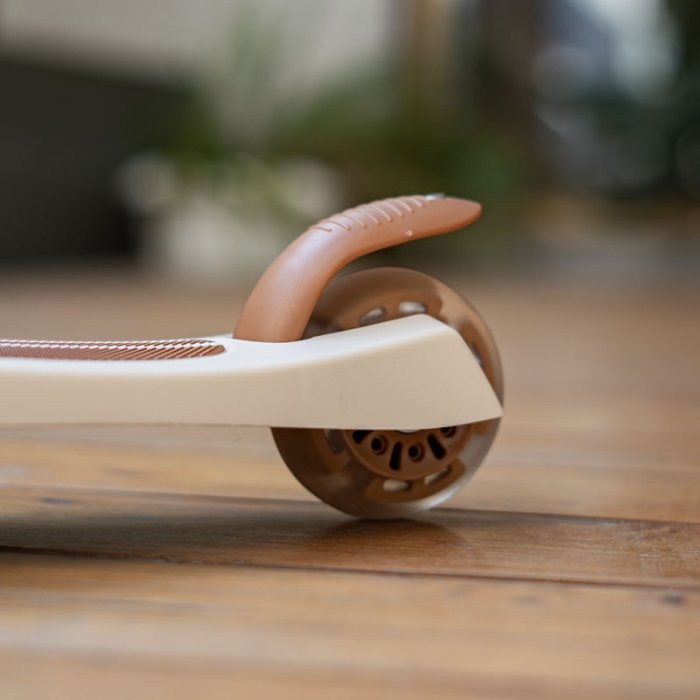 اسکوتر کودک تاشو کیک اند رول Kick and roll Scooter رنگ کرم قهوه ای کد P/K4/CQ