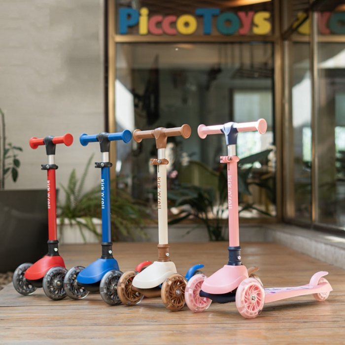 اسکوتر کودک تاشو کیک اند رول Kick and roll Scooter رنگ کرم قهوه ای کد P/K4/CQ