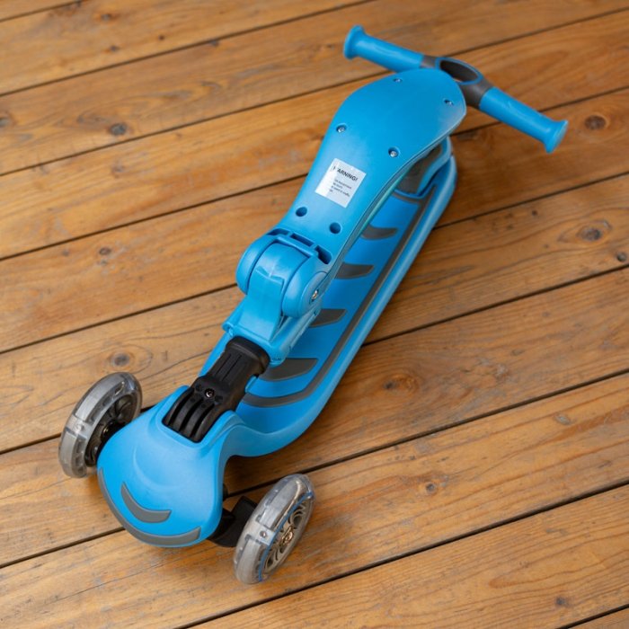 اسکوتر کودک تاشو کیک اند رول Kick and roll Scooter رنگ آبی کد P/S62in1/AB