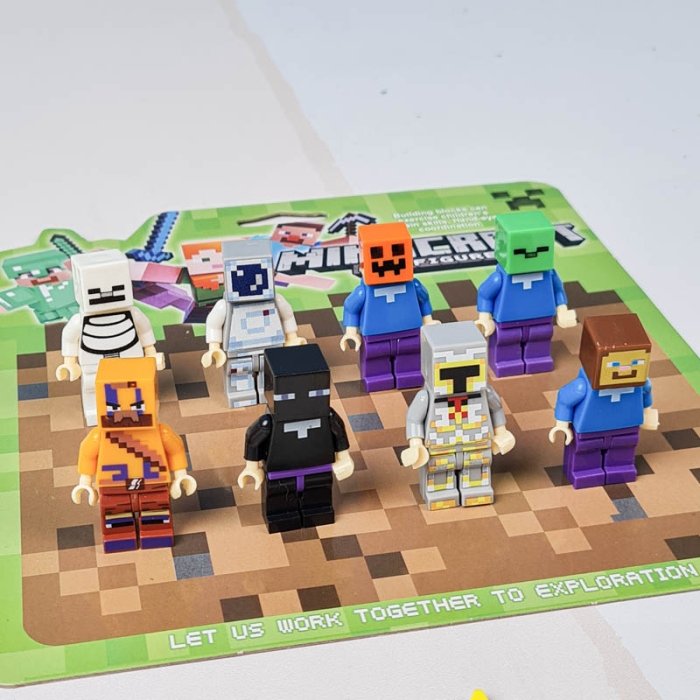 مینی فیگور 8 عددی ماینکرفت با سلاح MINECRAFT کد 8909