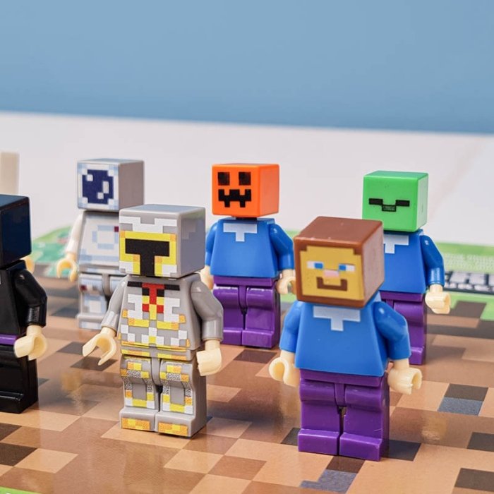 مینی فیگور 8 عددی ماینکرفت با سلاح MINECRAFT کد 8909