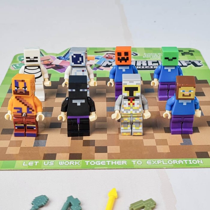 مینی فیگور 8 عددی ماینکرفت با سلاح MINECRAFT کد 8909