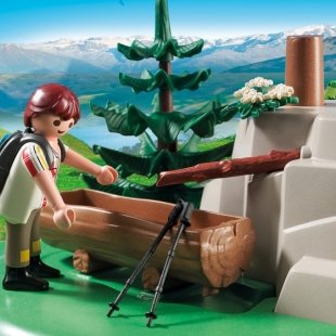 0009581_playmobil-country-backpacker-family-at-mountain-spring-5424.jpeg