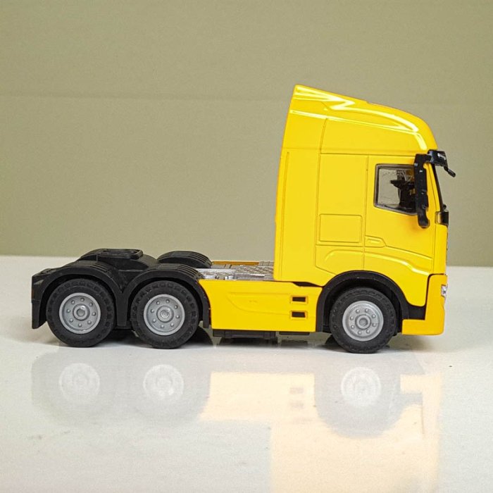 ماکت تریلی کشنده ایوکو کد JS1132
