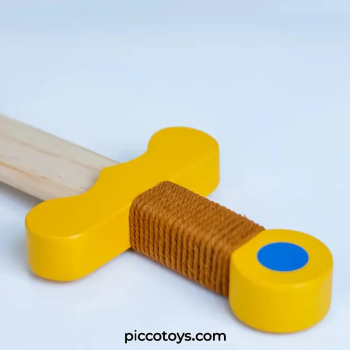اسباب بازی سپر و شمشیر چوبی  پیکاردو کد BZ-50-A
