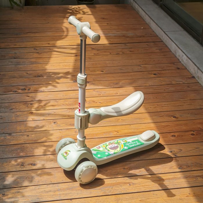 اسکوتر کودک تاشو نشیمن دار رنگ سبز کد P/QT6068/C