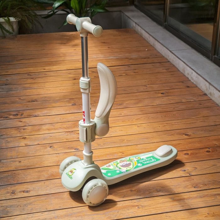 اسکوتر کودک تاشو نشیمن دار رنگ سبز کد P/QT6068/C
