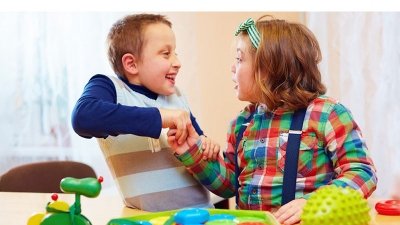 معرفی بهترین هدیه برای کودکان اوتیسم + قیمت